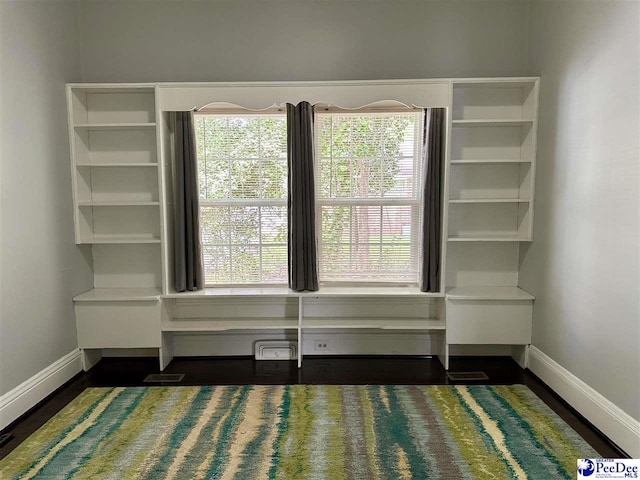 101 W Baptist St, Marion, SC 29571 - detailed view of wood finished floors