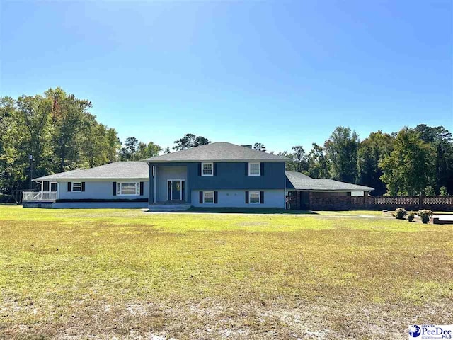 view of front of home featuring a front lawn