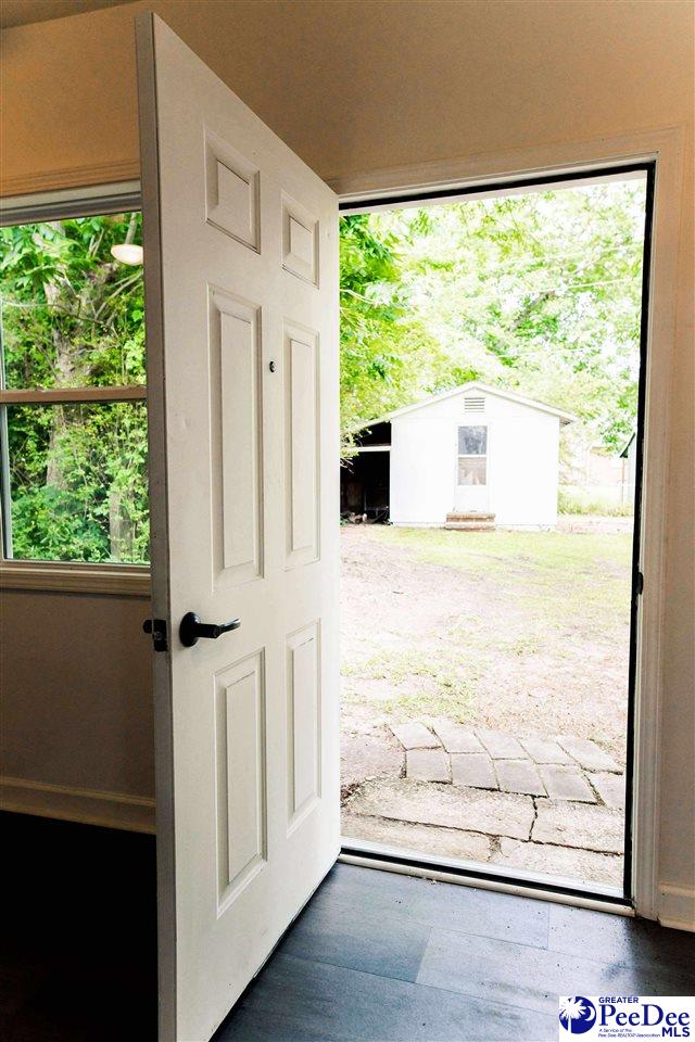 306 Mimosa Dr, Cheraw, SC 29520 - view of entryway