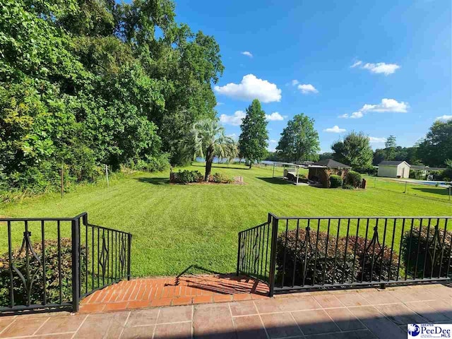 129 Golf Course Rd, Hartsville, SC 29550 - view of yard