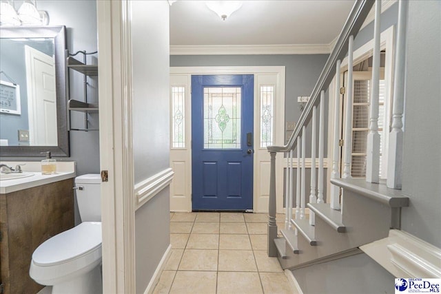 3309 W Forest Lake Dr, Florence, SC 29501 - tiled entryway with crown molding