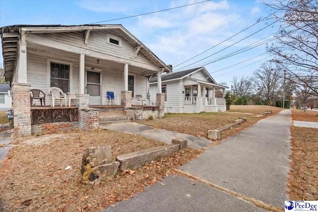 view of front of home featuring a porch