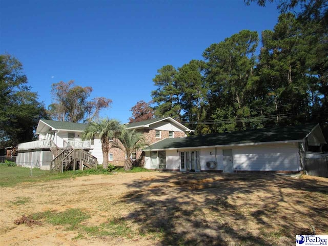 view of front of property with a front lawn