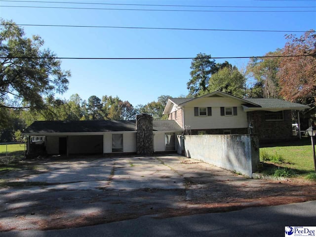 view of front of property