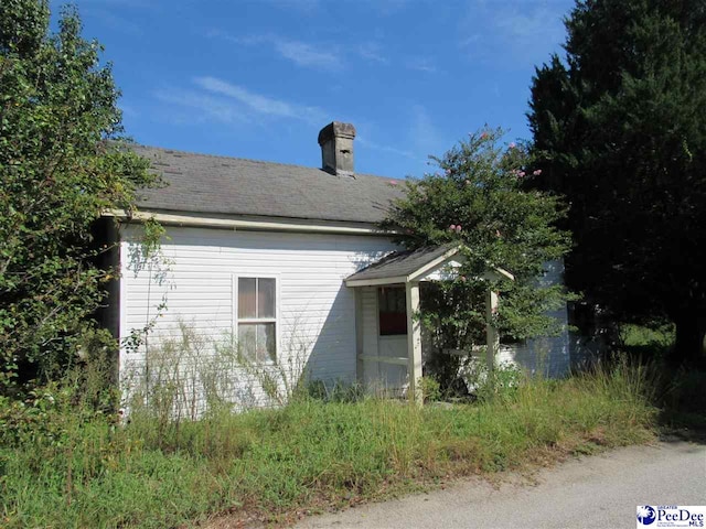 view of side of property