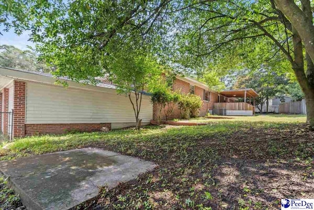 view of yard featuring a patio