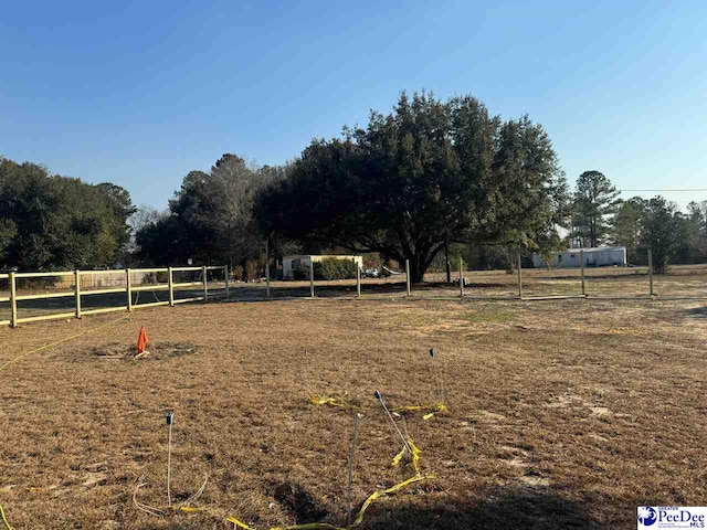 view of yard featuring a rural view