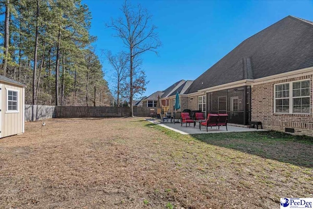 view of yard featuring a patio area