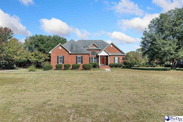 view of front of property with a front yard