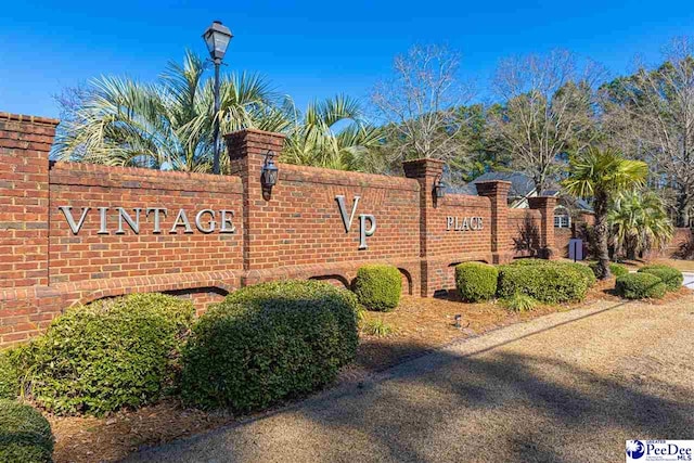 view of community / neighborhood sign