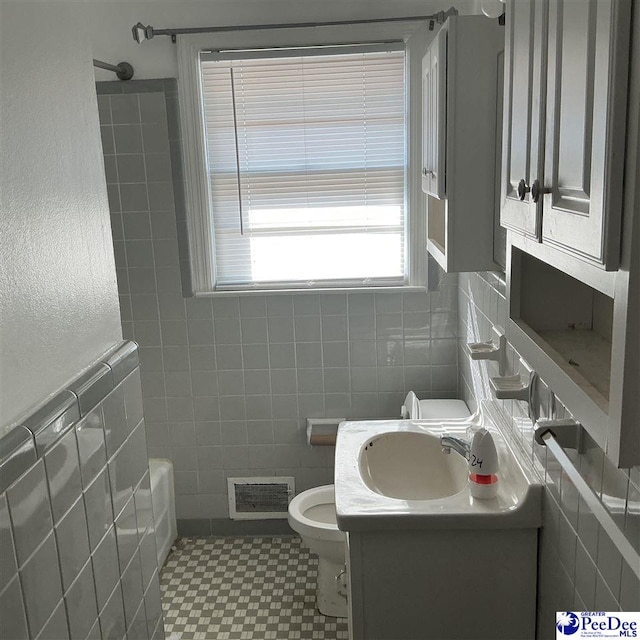 807 E Wilson St, Dillon, SC 29536 - photo 11