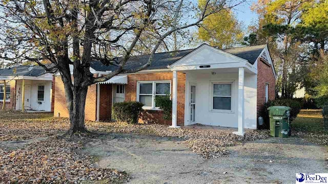 view of front of property