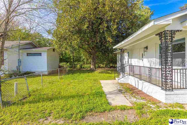 view of yard featuring fence