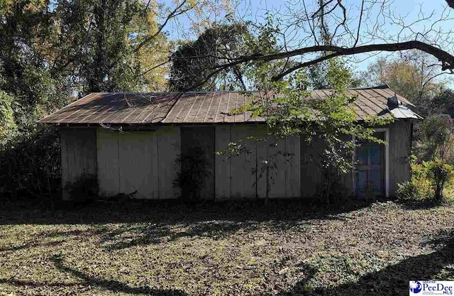 view of outbuilding