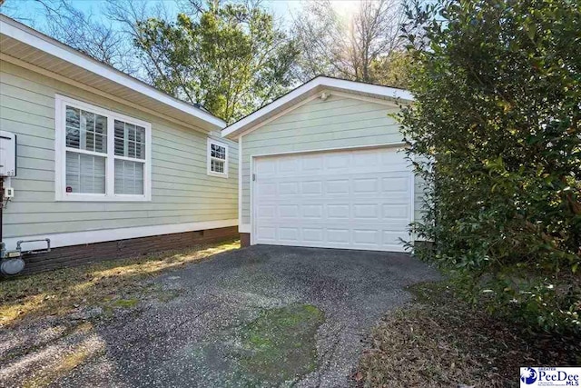 detached garage with driveway