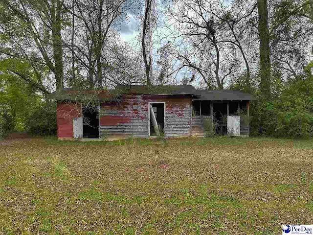 view of outdoor structure