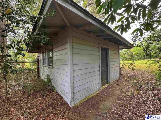 view of outbuilding