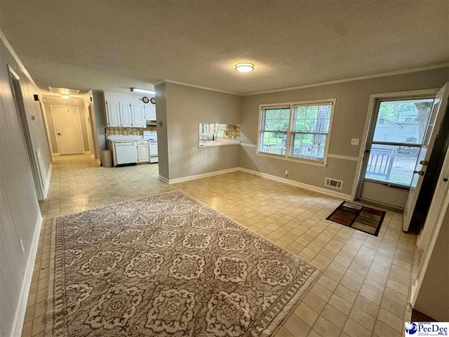 109 Tec Rd, Cheraw, SC 29520 - entrance foyer with crown molding and a textured ceiling