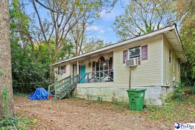 view of front facade with covered porch