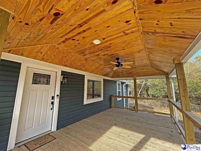 deck with ceiling fan