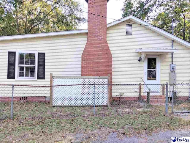 view of side of property