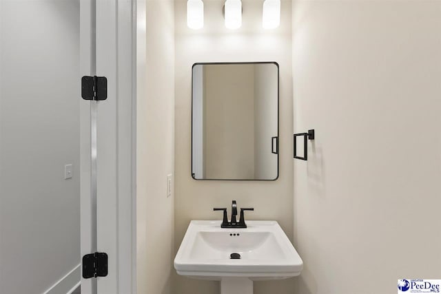 125 E Pine St, Florence, SC 29506 - bathroom with a sink