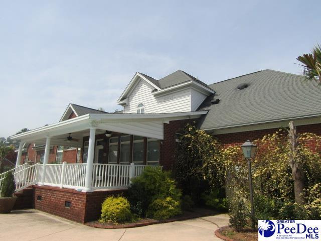 view of front of property featuring a porch