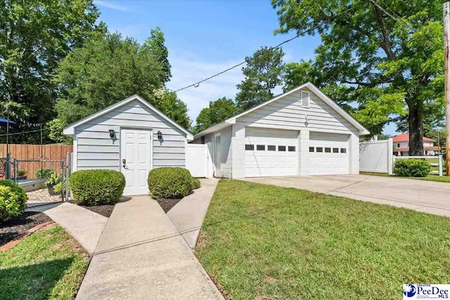 100 Mckellar St, Bennettsville, SC 29512 - view of detached garage