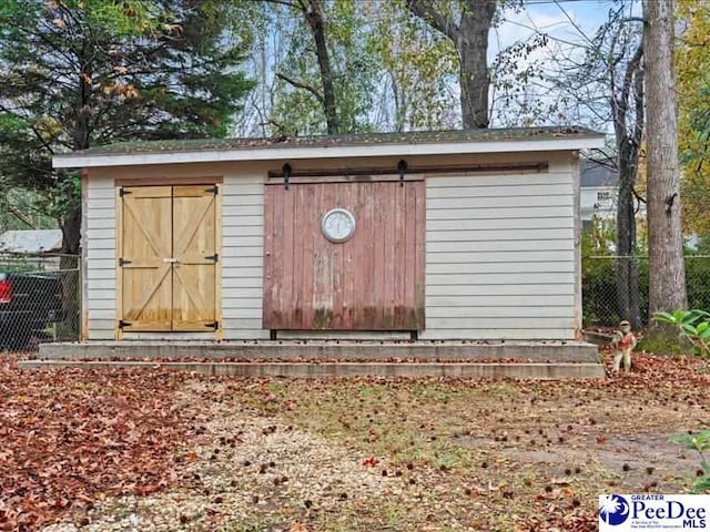 view of outbuilding