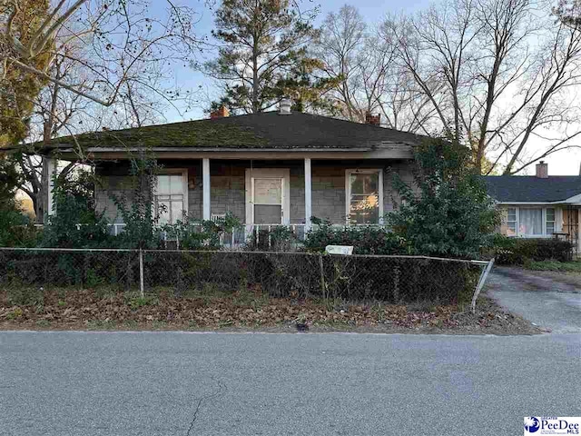 view of front of house with covered porch