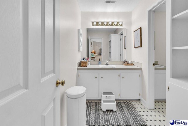 108 Wyandot St, Darlington, SC 29532 - bathroom featuring vanity