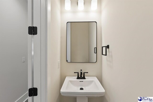 319 Railroad Ave, Florence, SC 29506 - bathroom with a sink