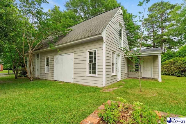 exterior space featuring a lawn