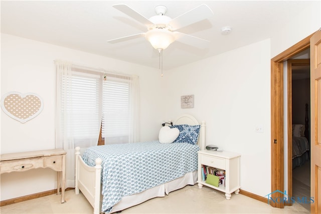 bedroom with ceiling fan