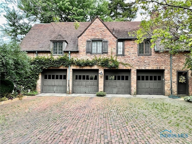 view of front of house with a garage