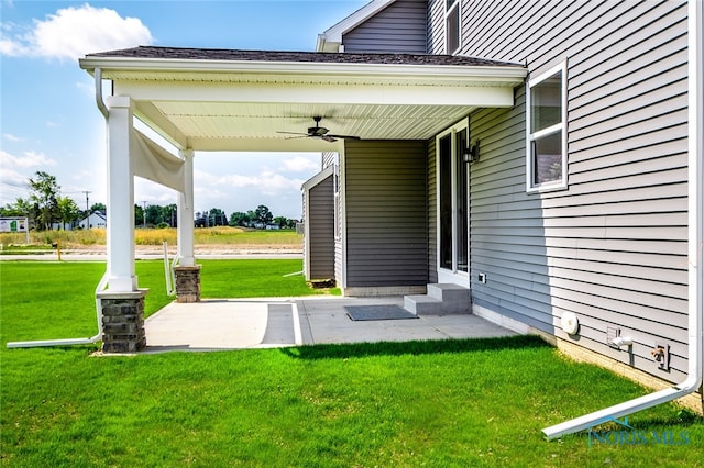 view of patio featuring ceiling fan