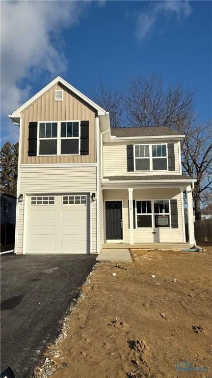 view of front facade featuring a garage