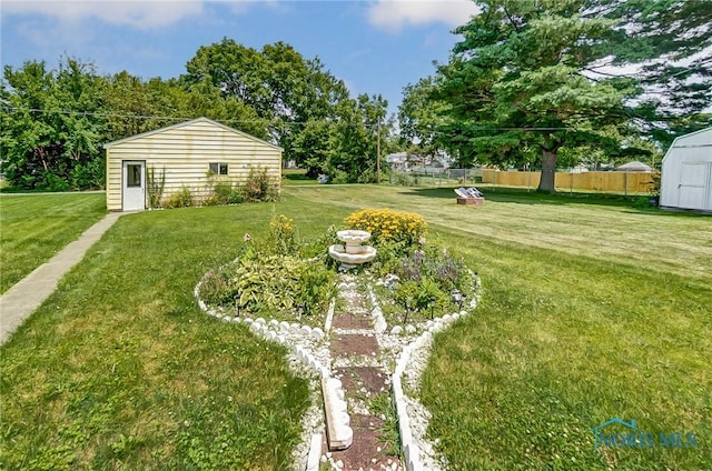 view of yard with a shed