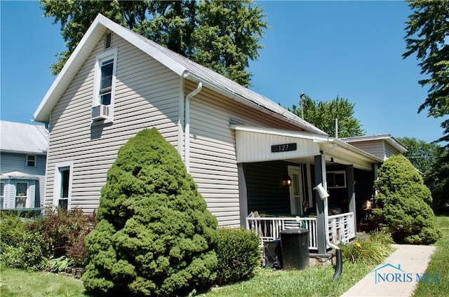 view of front of home with covered porch