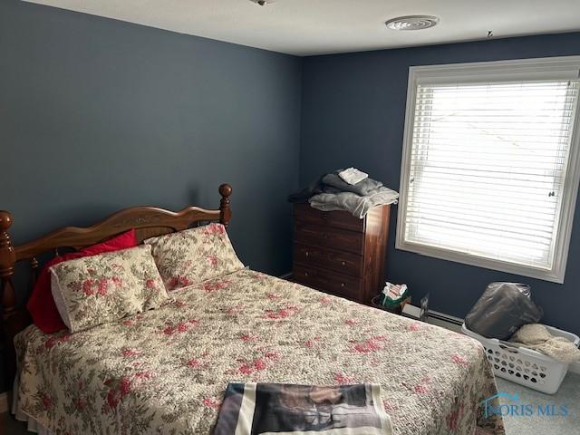 bedroom featuring carpet floors