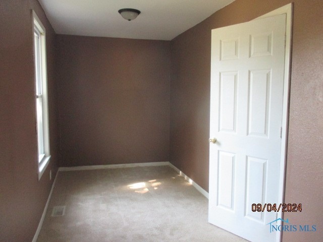 empty room with carpet