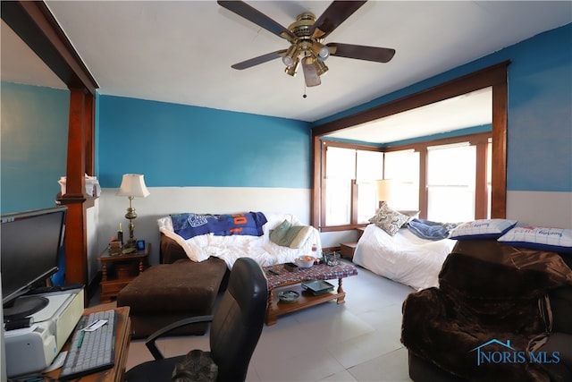 bedroom featuring ceiling fan