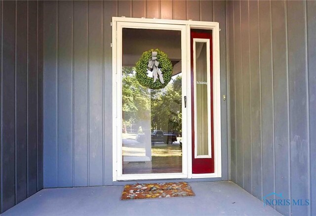 view of entrance to property