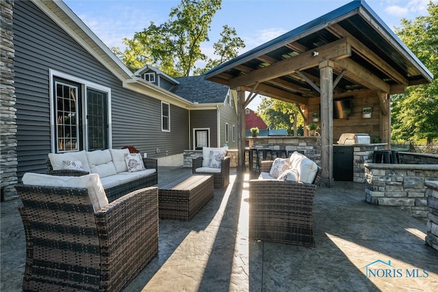 view of patio featuring outdoor lounge area