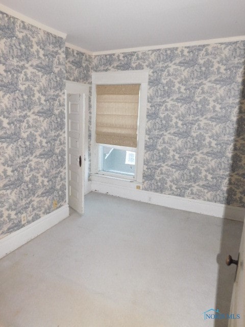 empty room with crown molding