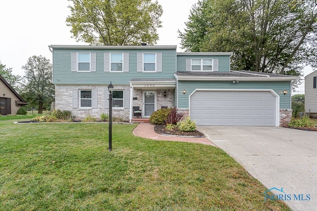 view of front of home featuring a front yard