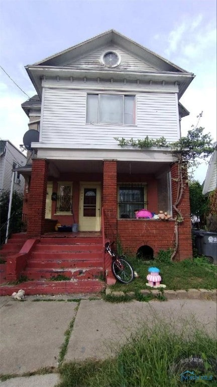 view of front facade featuring a porch