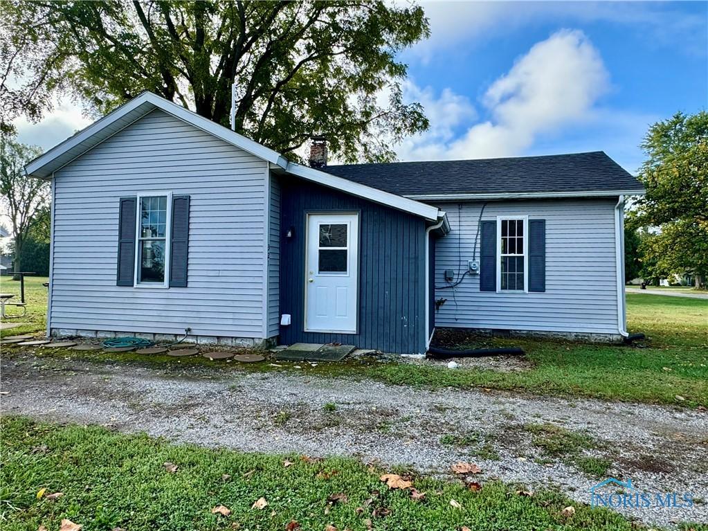 321 Chicago Ave, Hicksville, OH 43526 - photo 1