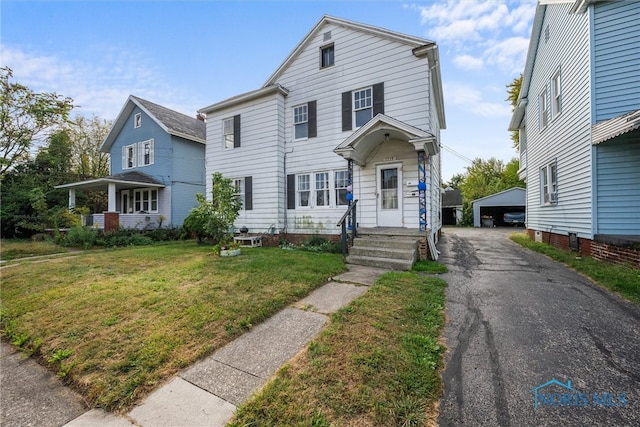 view of front of property with a front yard