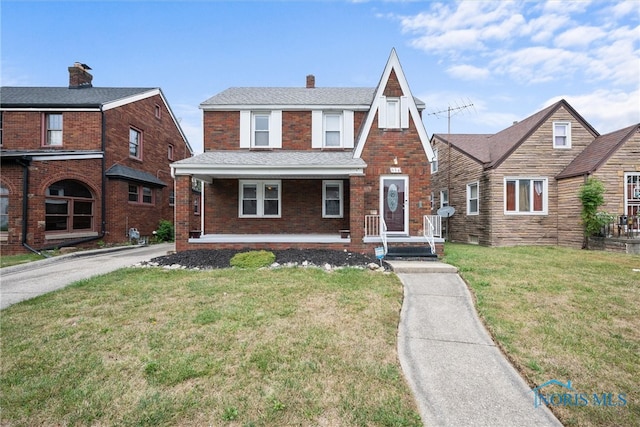 view of front of home with a front yard